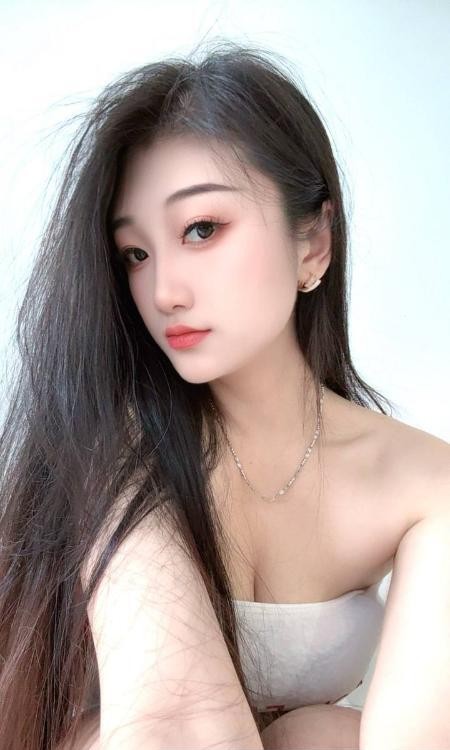 坂田长发美女小雯