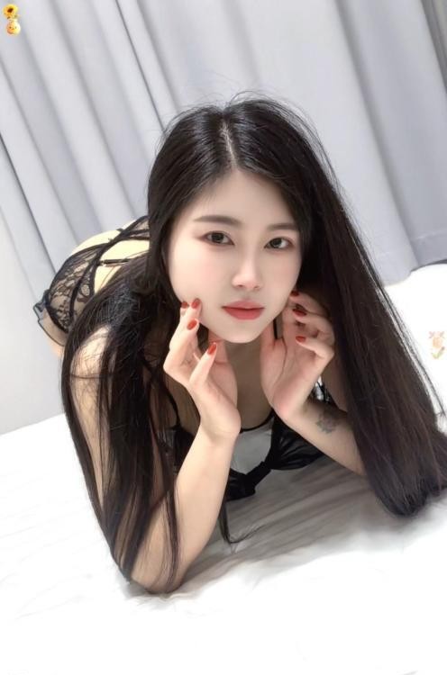 大波美臀多汁骚货