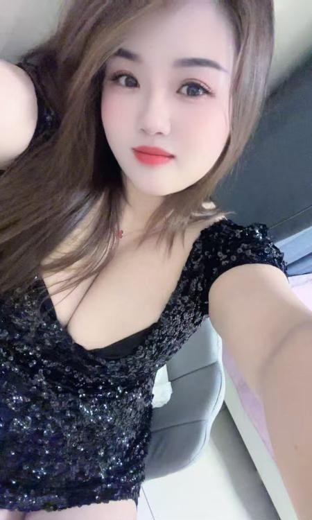 大胸蜜儿妹子