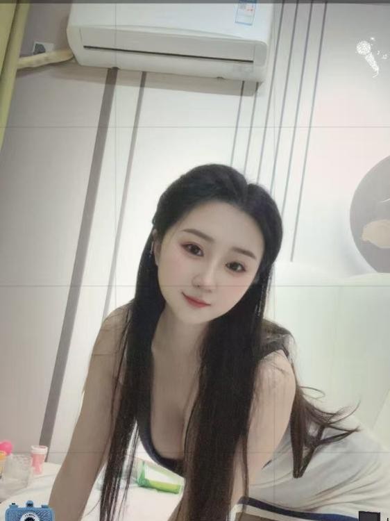 蛇腰大奶小骚妇