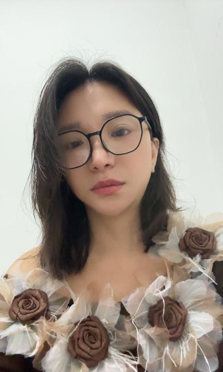 上城眼镜少妇小画