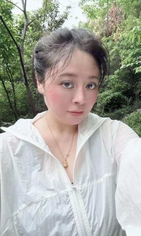 上梅林大奶重庆妹子