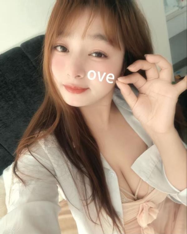 杭州东站大奶妹