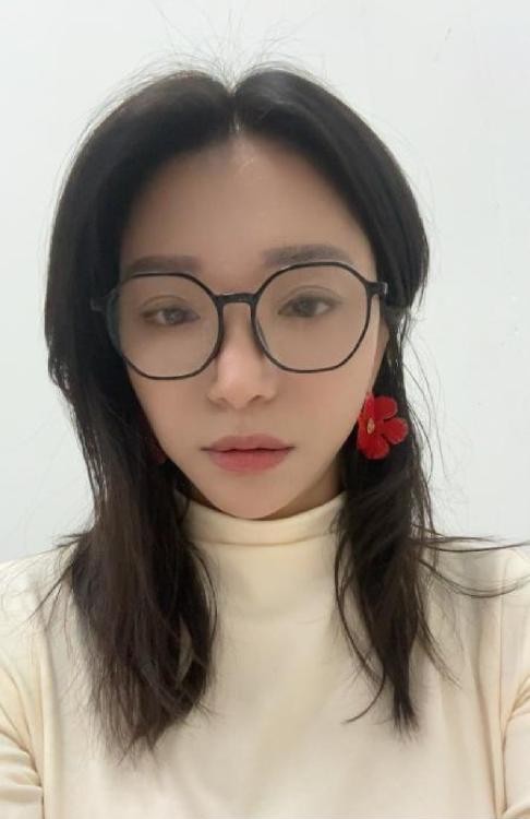 上城眼镜少妇小画