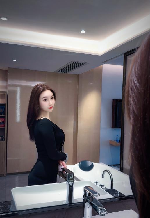 天河水多多温瞳