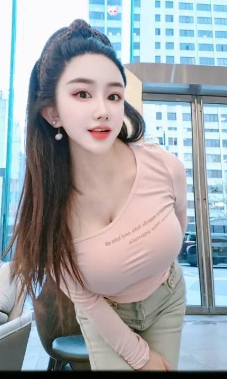 大胸瑜伽老师