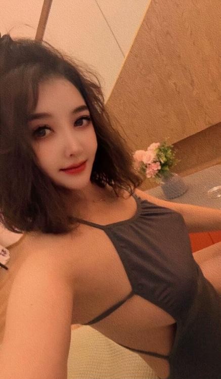 金融城漂亮美女加依娜