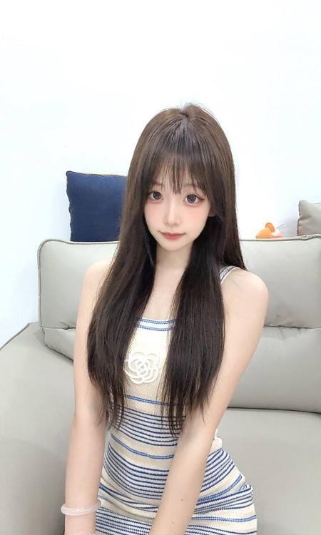 颜值粉嫩紧美少女