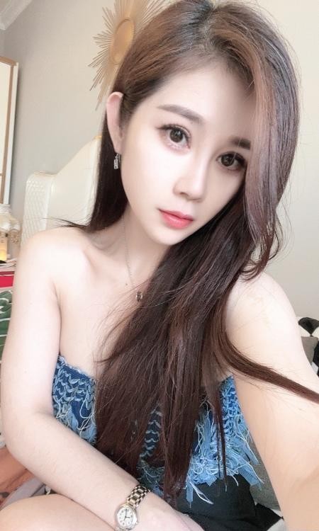 大奶风骚小姐姐