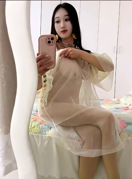 大奶双粉服务系小骚逼