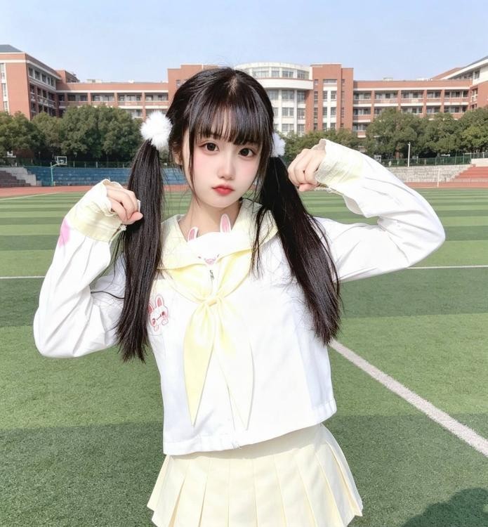 清纯二次元颜值嫩妹