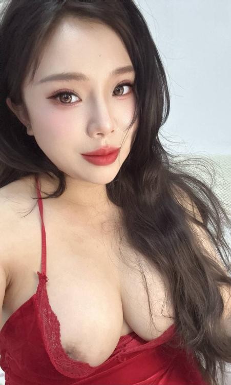 外滩巨乳大白兔