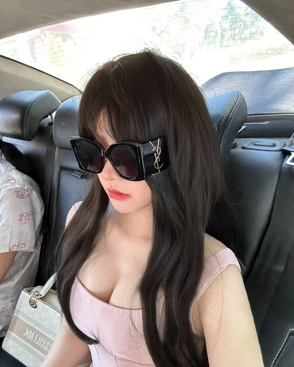 十八岁巨乳嫩妹
