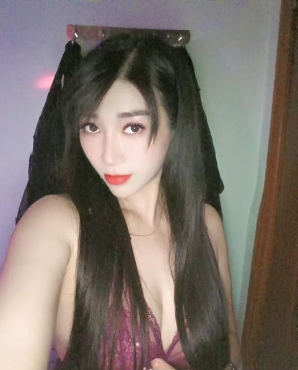风骚眼镜淫妻