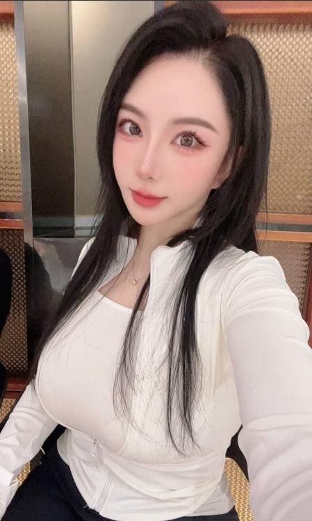 南山性感大奶秋秋