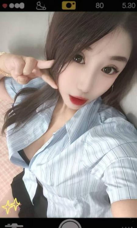 服务型大胸风骚妹子