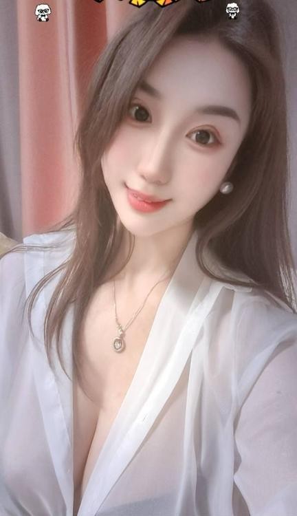 服务型大胸风骚妹子