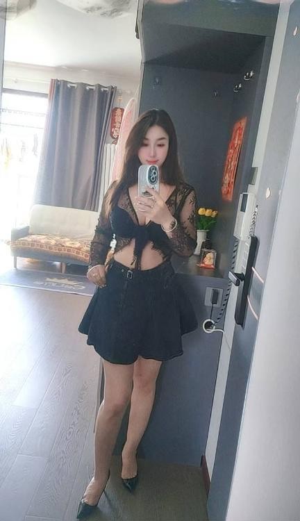 服务型大胸风骚妹子