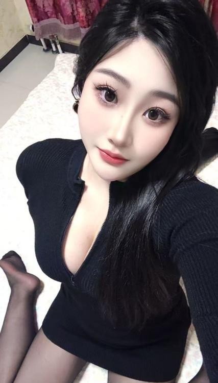 巨乳小骚货