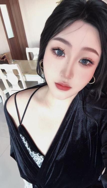 巨乳小骚货