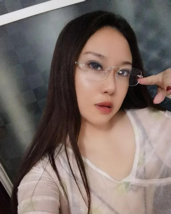 大奶少妇莹莹
