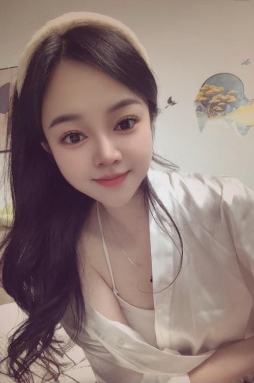 颜值美乳花花