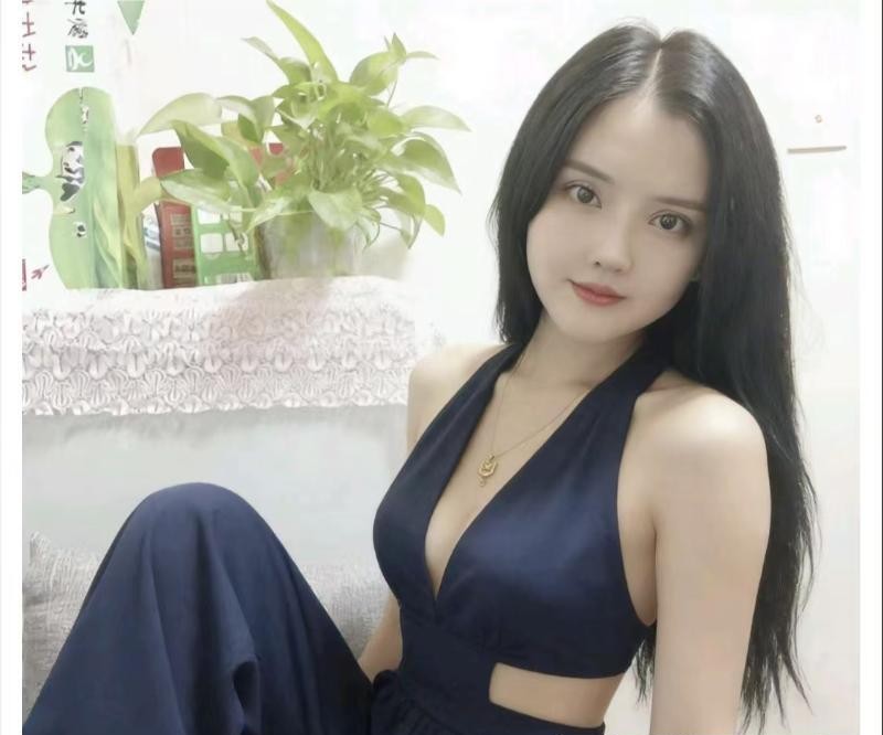 大胸诱人李一桐