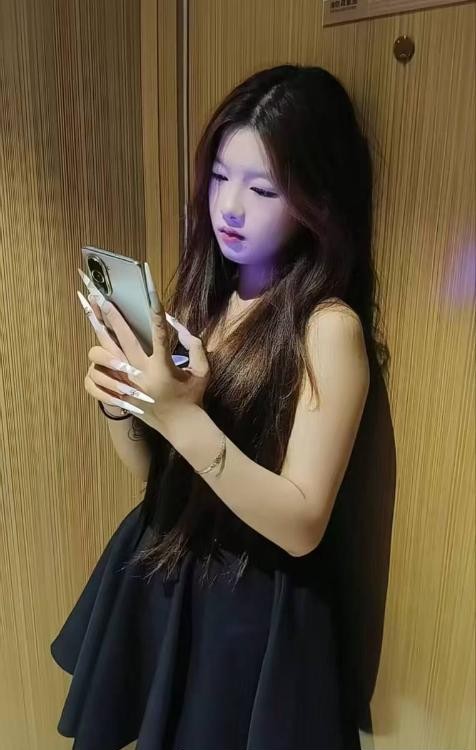 洪山肤白颜值嫩妹