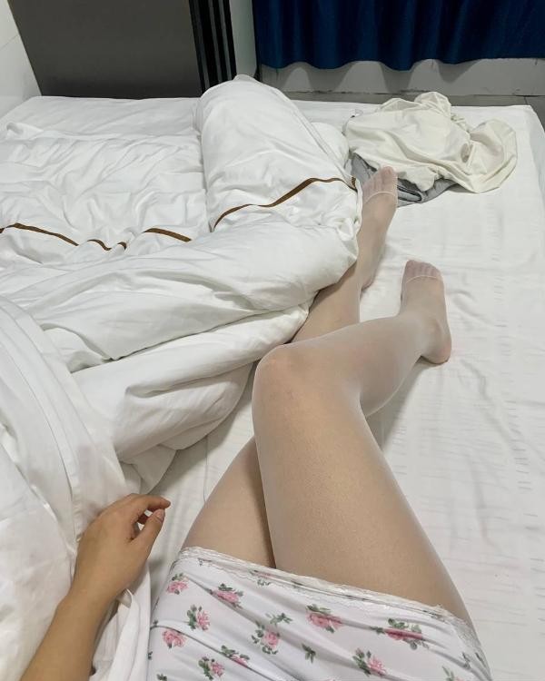娇小型服务大胸妹