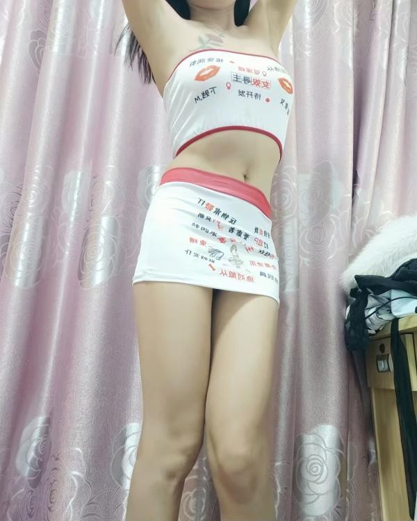 三通骚母狗欧耶