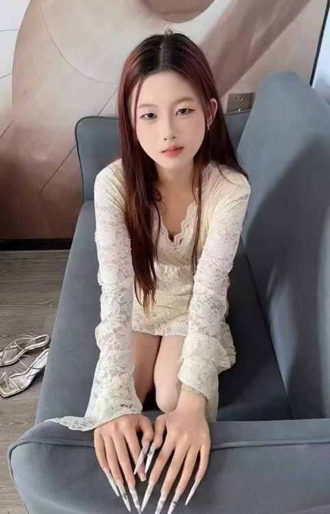 洪山肤白颜值嫩妹