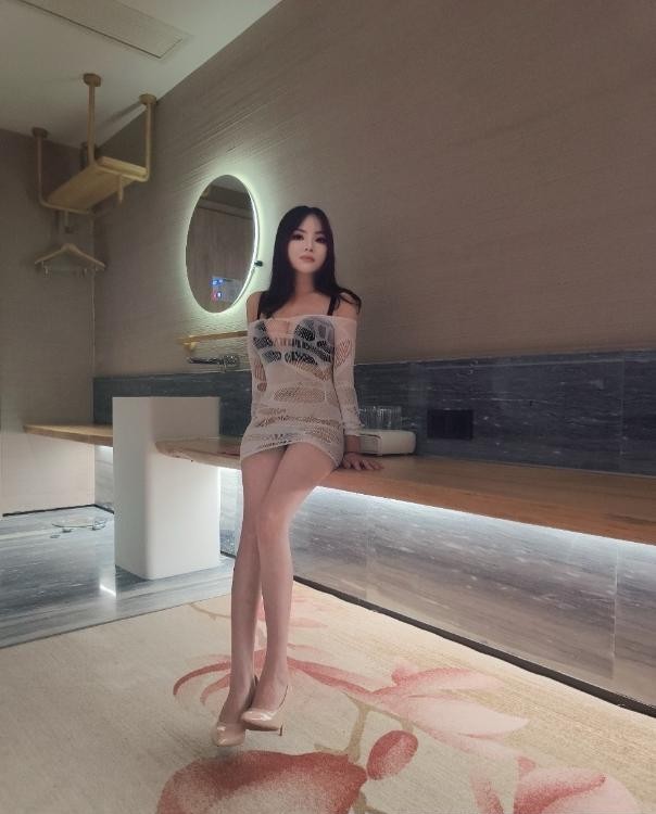 白皙少妇元宝姐姐