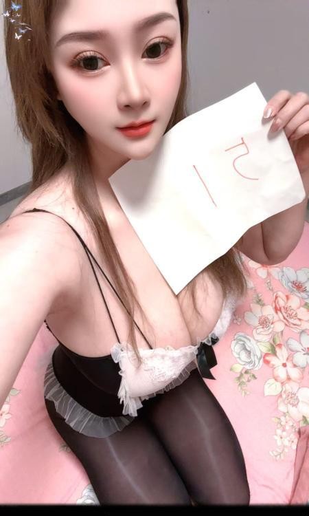 大灯野战骚妇