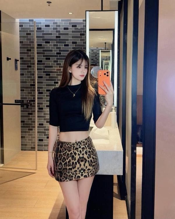 邻家女友清纯颜值老师