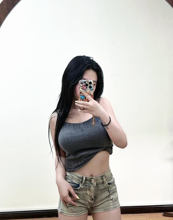 颜值嫩妹小玲珑