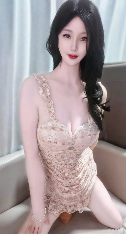 白皮翘臀骚朵朵