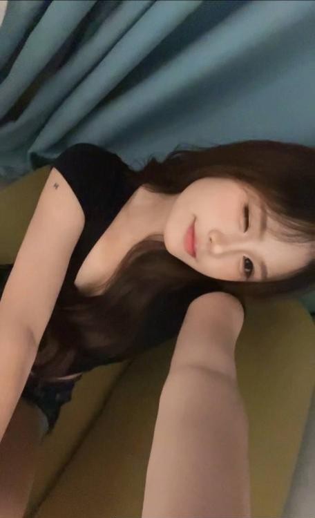 闵行零零后小妹瑶瑶