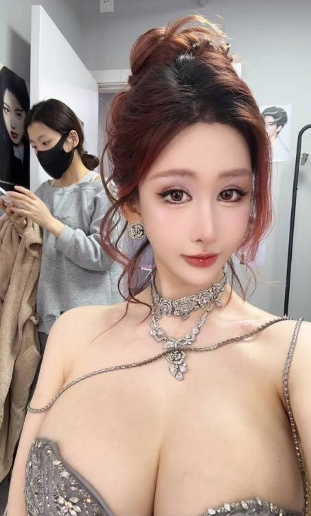 性感巨乳完美身材善朵