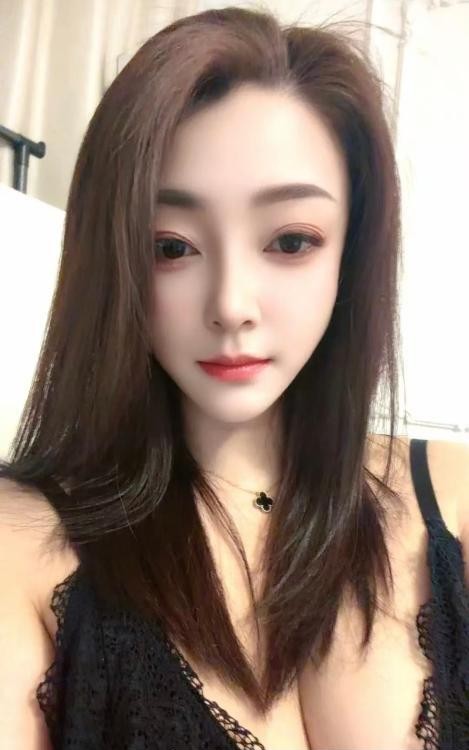 大胸风骚悠米