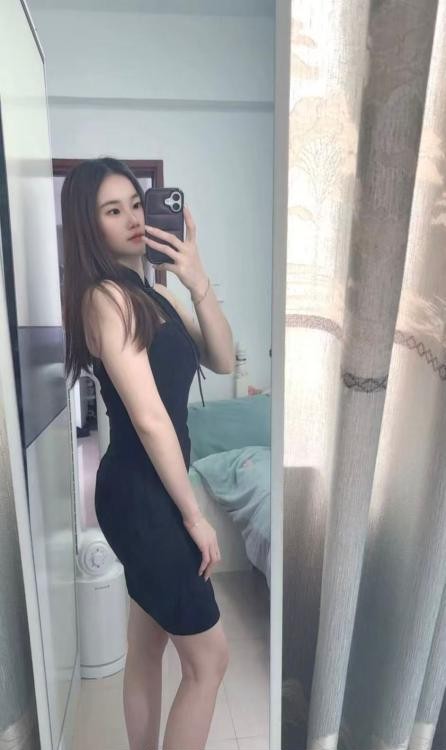性感胸大身材好