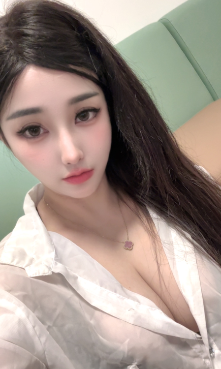 大胸颜值小姐姐