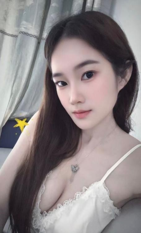 性感胸大身材好