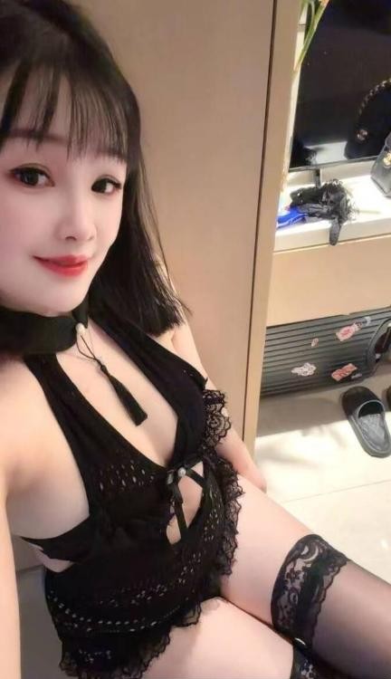 上城服务系蜜桃臀梨子