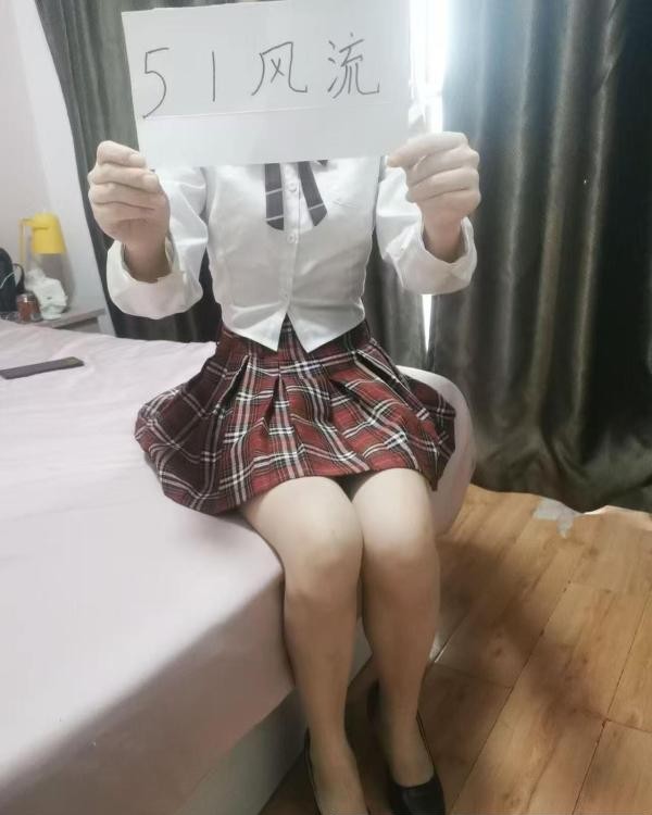 洪山制服长腿美女