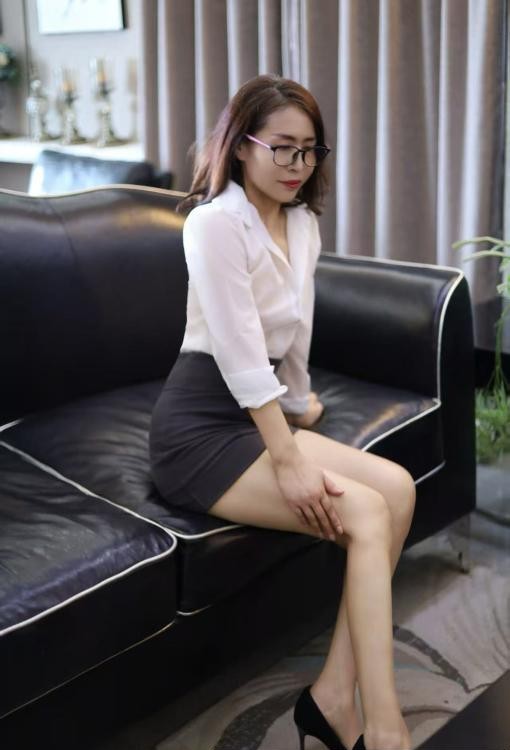 sm三通服务型熟女