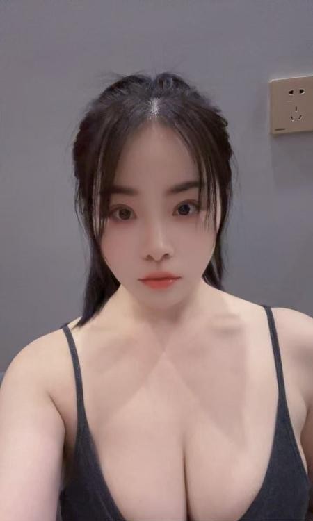 36D大奶媛媛