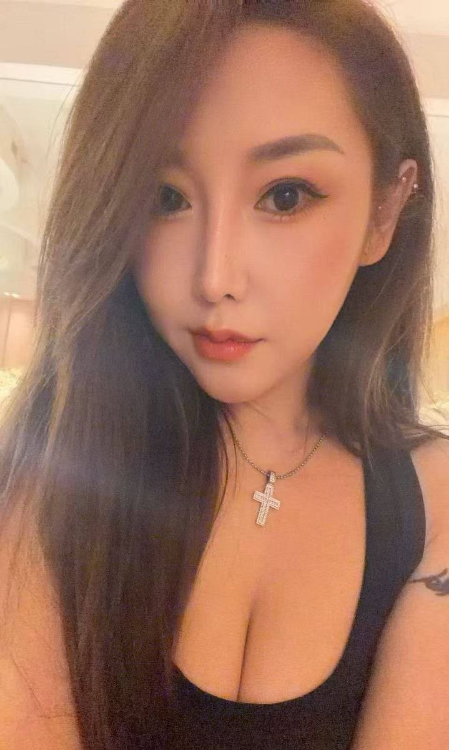 女人味十足气质御姐