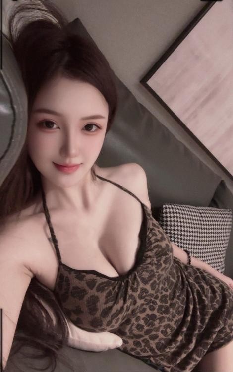 三点粉嫩球球