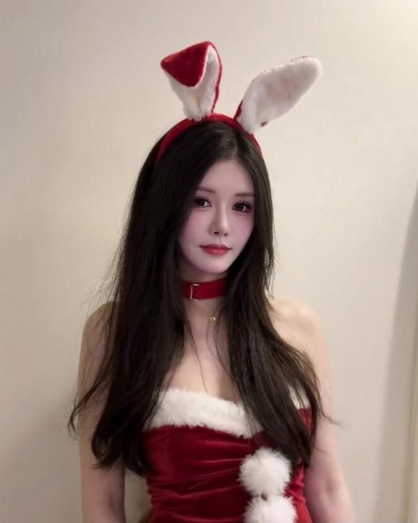 宝藏服务系身材靓妹子