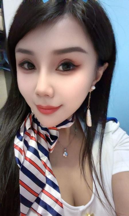 尹山湖大奶少妇伊伊